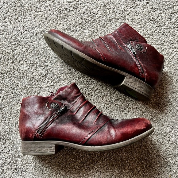 Earth Shoes - Earth Women's Size 10 B Ronan Garnet Oxblood Red Leather Ankle Booties Boots Zip